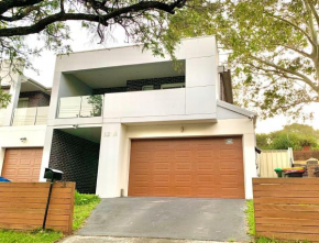 Bankstown 4 Br house close to Shopping & Station City Of Bankstown